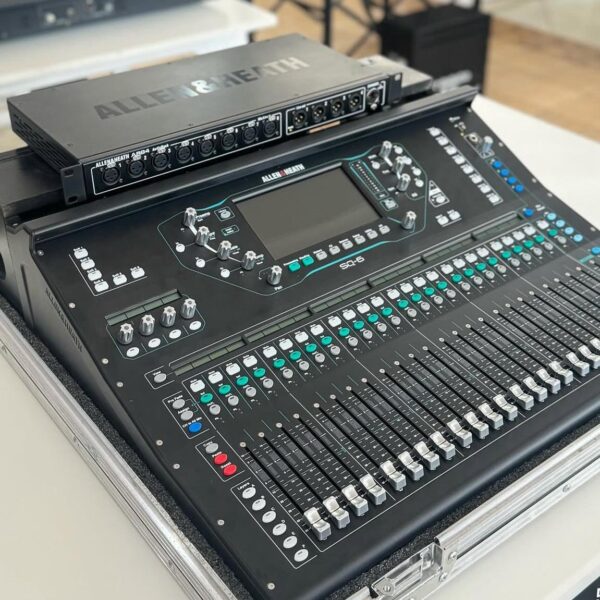 Allen & Heath SQ6 Digital Mixer w/ AR84 Stagebox & Case – Used
