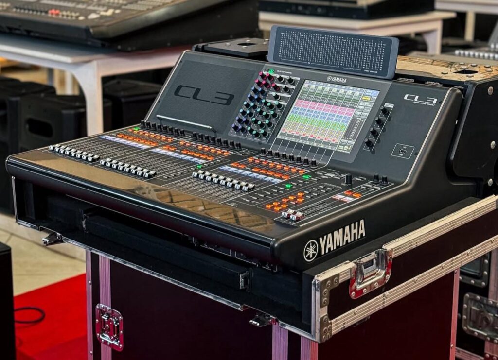 Yamaha CL3 Digital Mixing Console (Year of Manufacture: 2019) – Used