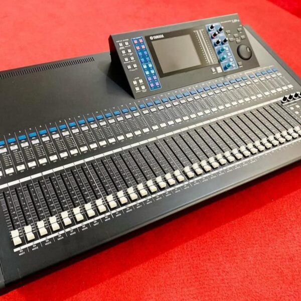 Yamaha LS9 Digital Mixing Console – Used