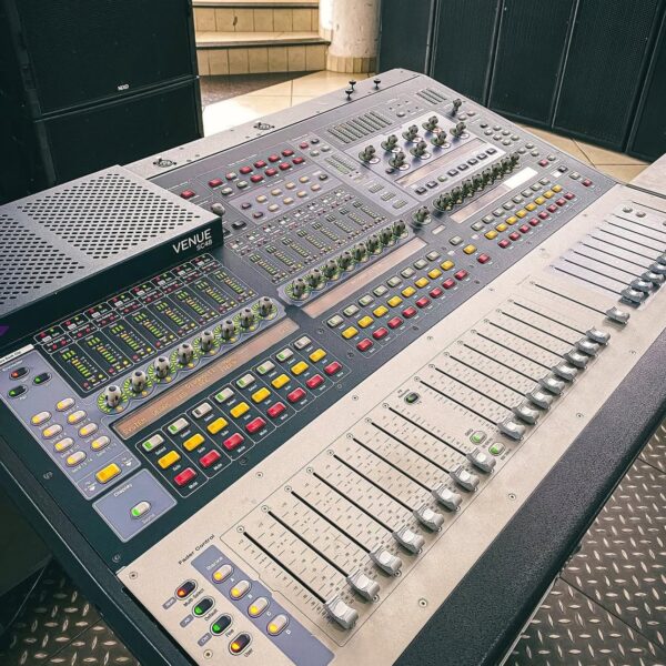 Avid VENUE SC48 Digital Mixing Console – Used